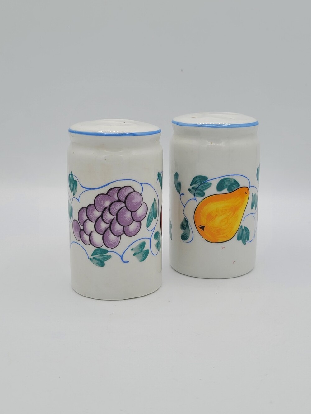 Tabletops Unlimited Fruttie Salt Pepper Shakers Fruit Grapes Pear Apple 3.5"